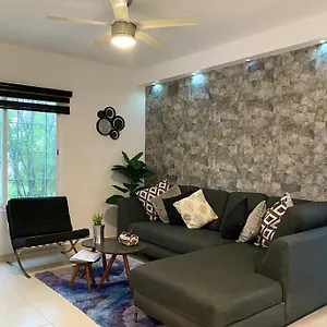 Makech , Playa del Carmen México